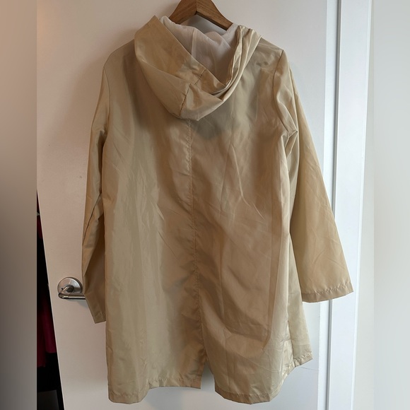 Waterproof raincoat - Picture 4 of 4